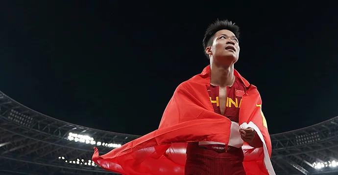 苏炳添关键时刻救险，勇士力保胜局拿下系列赛
